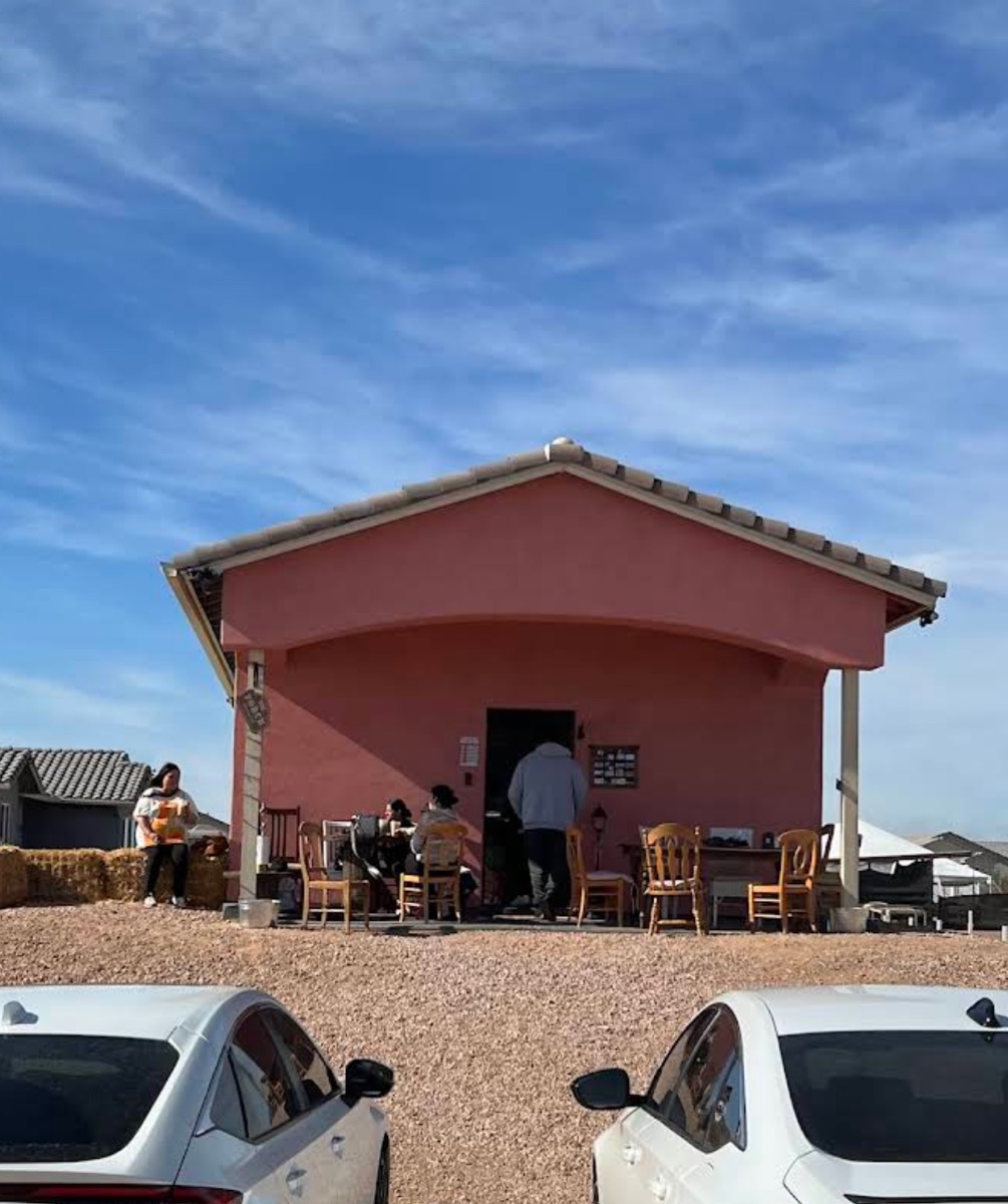 La Casita Rosa Coffee - pink coffee house in the Arizona desert